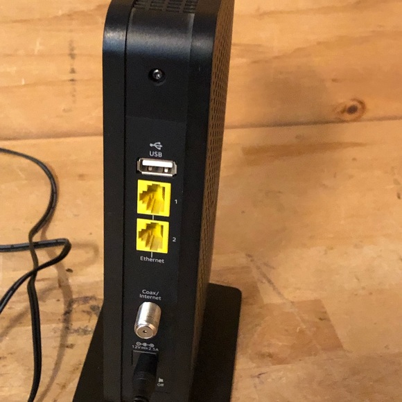 Netgear C3700V2 N600 WiFi Cable Modem Router 8x4 Download speeds - Picture 4 of 15